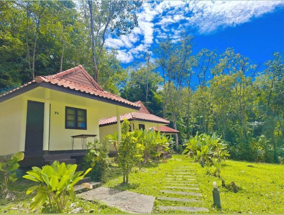 Resort Rubber Tree Ko Muk
